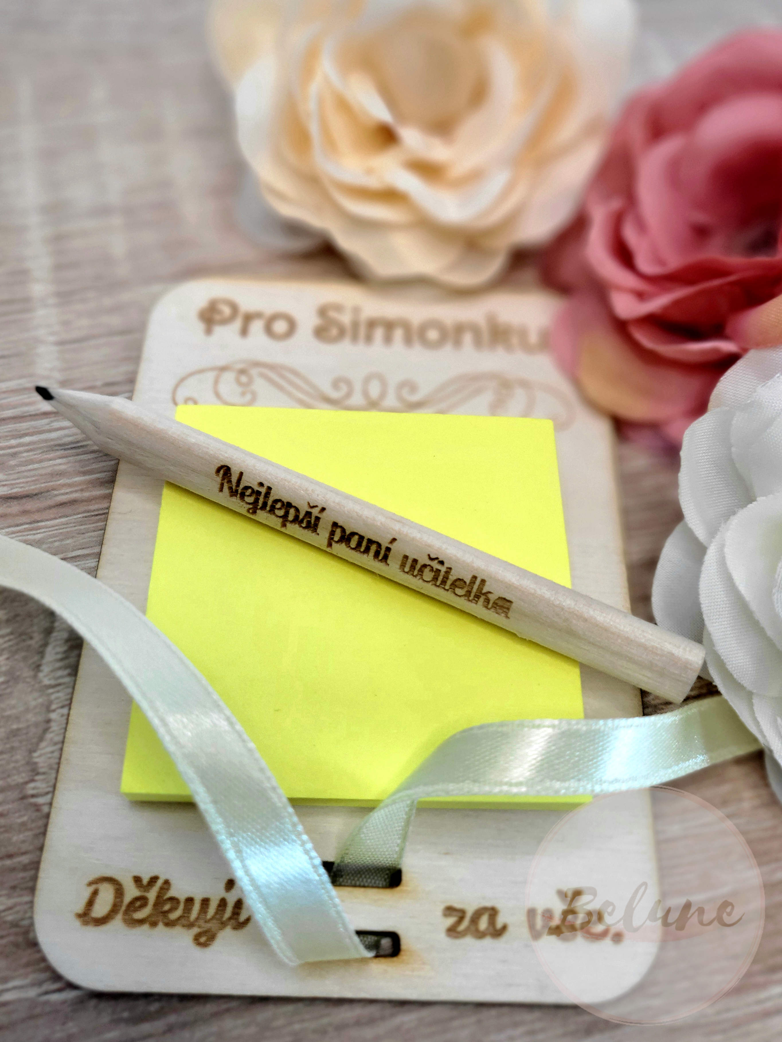 Lepicí papírky s tužkou - menší